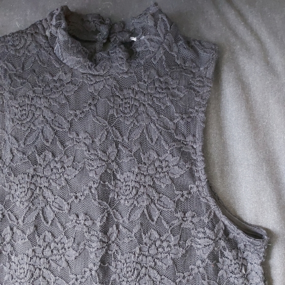 High neck floral lace sleeveless top - Picture 1 of 5